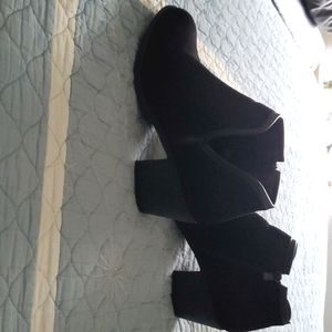Size 9 black ankle booties